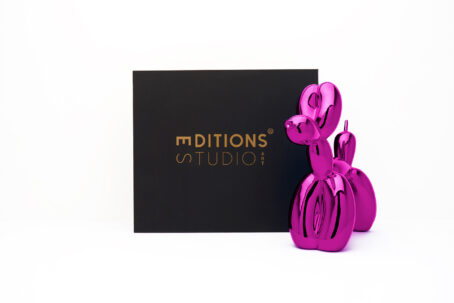 Jeff Koons (After) - Balloon Dog (XXL) Editions Studio Art - Paars 3